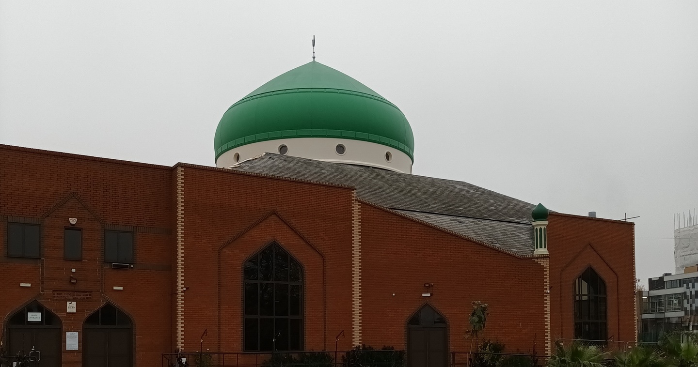 Finished dome Central Mosque, Leicester
